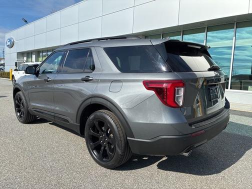 CARBONIZED GRAY METALLIC 2023 Ford Explorer ST-LINE