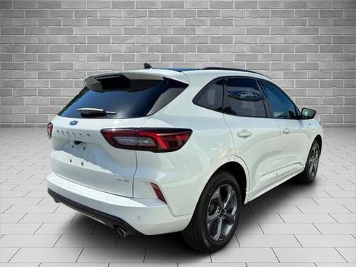 STAR WHITE METALLIC TRI-COA 2023 Ford Escape ST-LINE