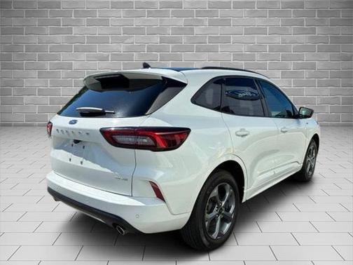 STAR WHITE METALLIC TRI-COA 2023 Ford Escape ST-LINE