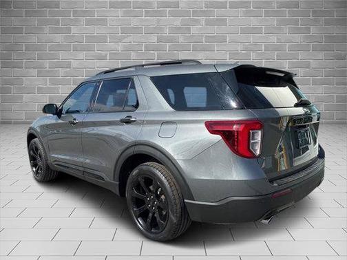 Carbonized Gray Metallic 2023 Ford Explorer ST-Line