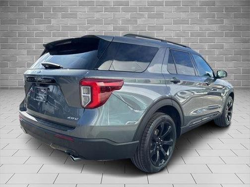 Carbonized Gray Metallic 2023 Ford Explorer ST-Line