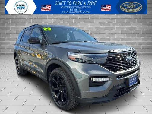 Carbonized Gray Metallic 2023 Ford Explorer ST-Line