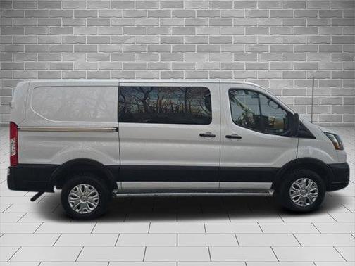Oxford White 2024 Ford Transit-250 Base