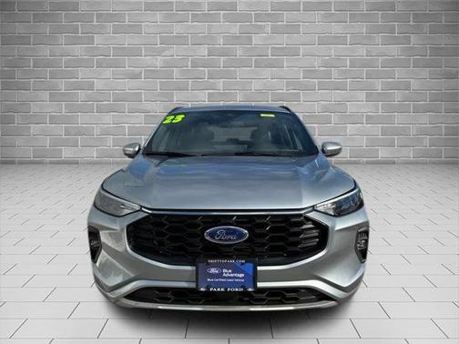 ICONIC SILVER METALLIC 2023 Ford Escape ST-LINE SELECT