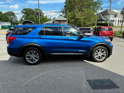 ATLAS BLUE METALLIC 2023 Ford Explorer XLT