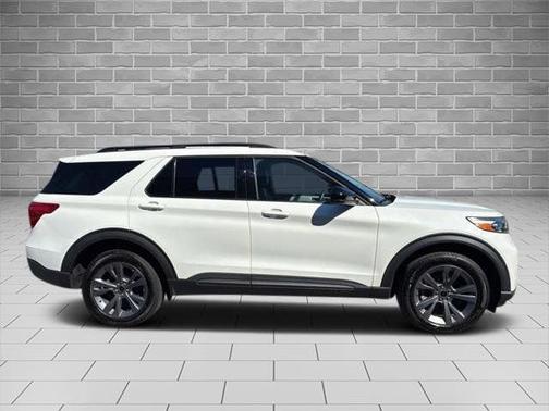 STAR WHITE MET TRI-COAT 2023 Ford Explorer XLT