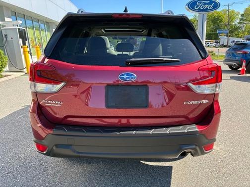 Crimson Red Pearl 2024 Subaru Forester PREMIUM