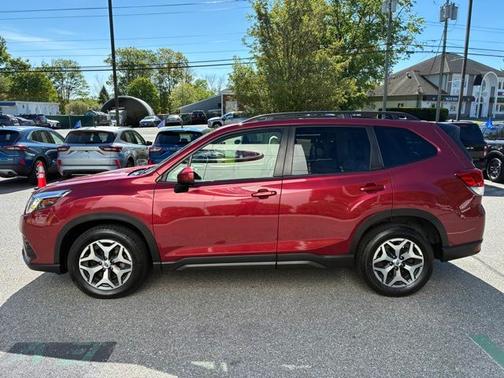 Crimson Red Pearl 2024 Subaru Forester PREMIUM