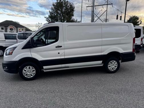 2024 Ford Transit-250 BASE