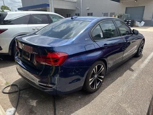 2018 BMW 330e iPerformance