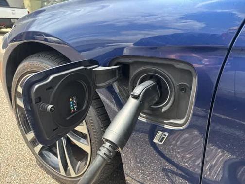 2018 BMW 330e iPerformance