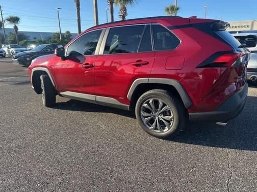 2022 Toyota RAV4 Hybrid XLE Premium