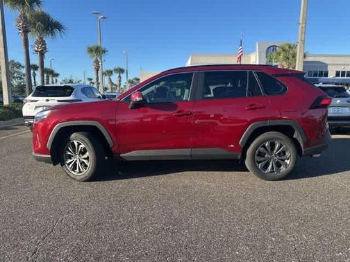 2022 Toyota RAV4 Hybrid XLE Premium