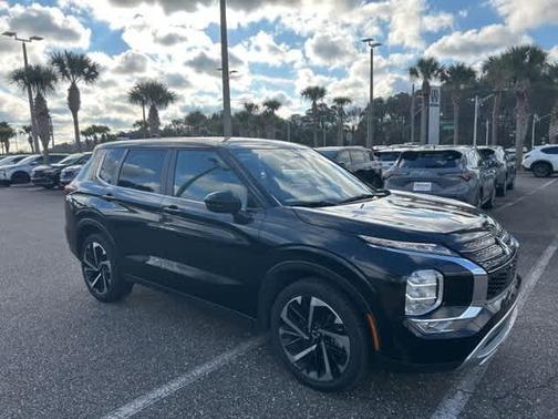 2024 Mitsubishi Outlander SE