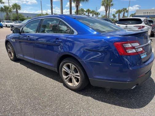 Blue 2015 Ford Taurus SEL