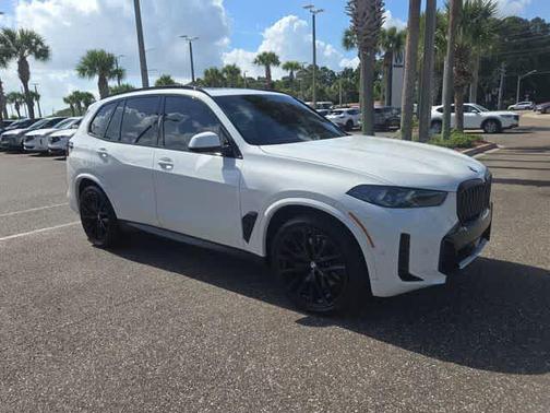 White 2024 BMW X5 xDrive40i