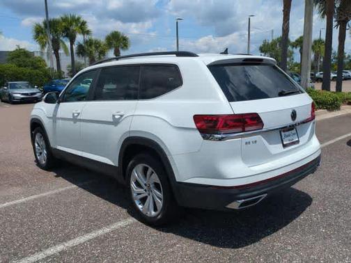 Pure White 2021 Volkswagen Atlas 3.6 V6 SE w/ Technology