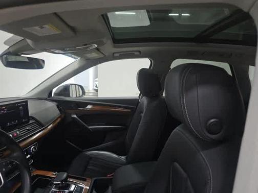 2023 Audi Q5 45 S line quattro Premium