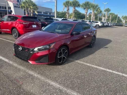 Scarlet Ember 2023 Nissan Altima 2.5 SR