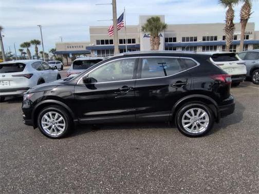 2022 Nissan Rogue Sport SV