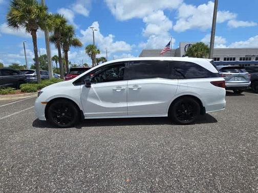 White 2024 Honda Odyssey Sport