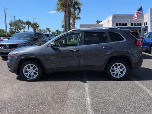 Gray 2016 Jeep Cherokee Latitude
