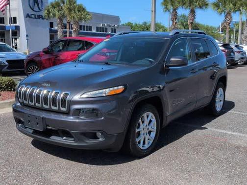 Gray 2016 Jeep Cherokee Latitude