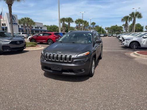 Gray 2016 Jeep Cherokee Latitude