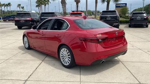 2021 Alfa Romeo Giulia Base