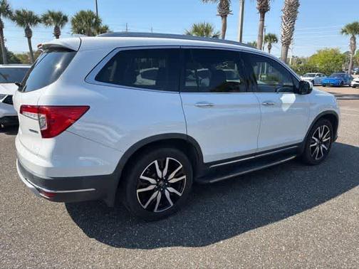 White 2021 Honda Pilot Touring 7-Passenger