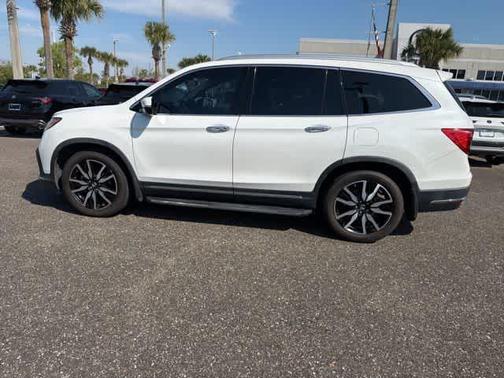 White 2021 Honda Pilot Touring 7-Passenger