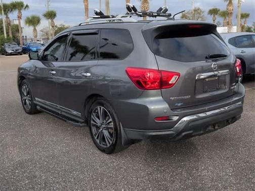 2017 Nissan Pathfinder Platinum