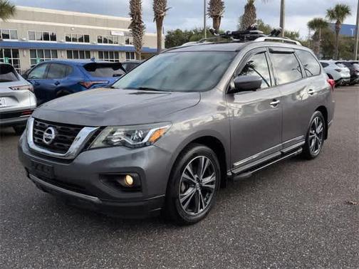 2017 Nissan Pathfinder Platinum