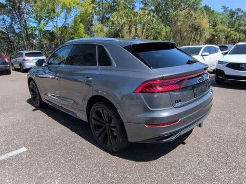 2019 Audi Q8 Premium Plus