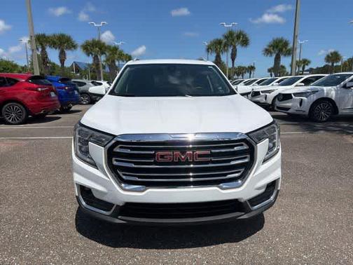 White 2023 GMC Terrain SLT