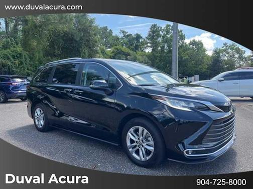 2023 Toyota Sienna Limited