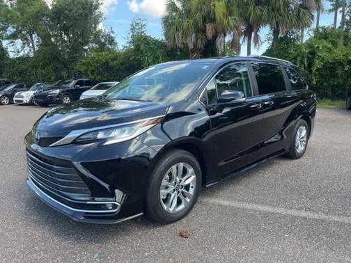 2023 Toyota Sienna Limited