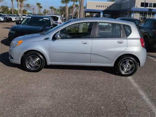2011 Chevrolet Aveo 5 LT