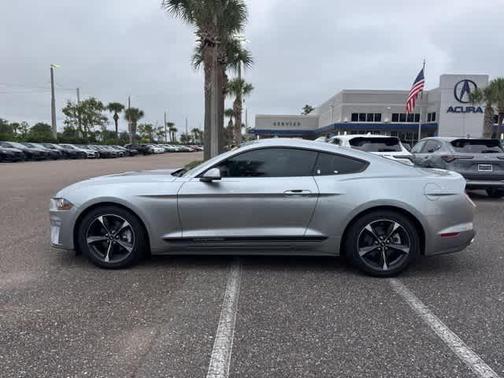 2022 Ford Mustang EcoBoost