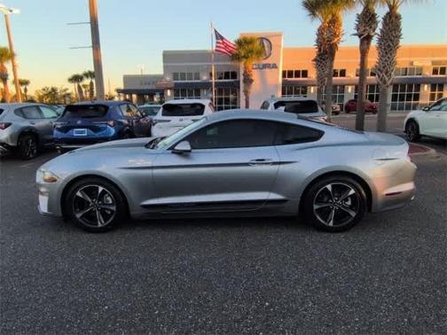 2022 Ford Mustang EcoBoost