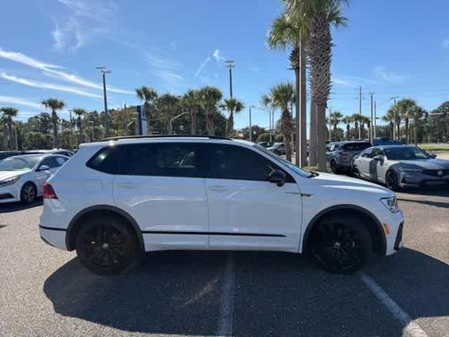 2020 Volkswagen Tiguan 2.0T SE R-Line Black