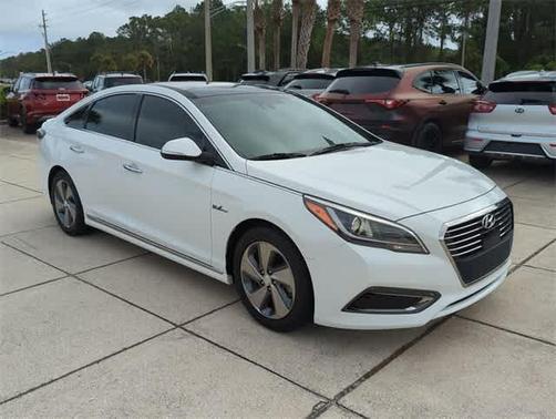 2017 Hyundai SONATA Hybrid Limited