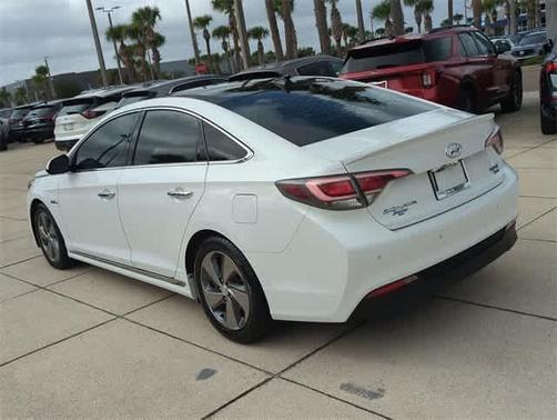 2017 Hyundai SONATA Hybrid Limited
