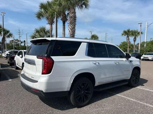 White 2023 GMC Yukon SLT