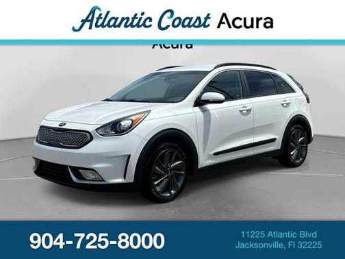 White 2017 Kia Niro EX