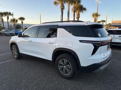 2024 Chevrolet Traverse LT