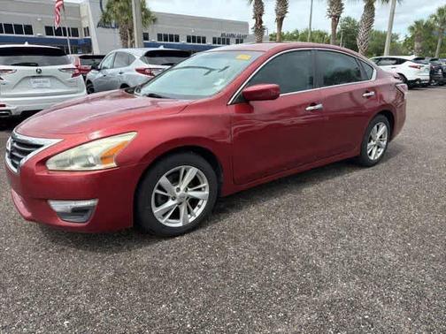 Cayenne Red 2014 Nissan Altima 2.5 SV