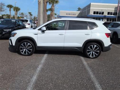 2024 Volkswagen Taos 1.5T SE