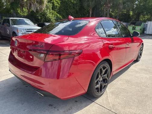2021 Alfa Romeo Giulia Base