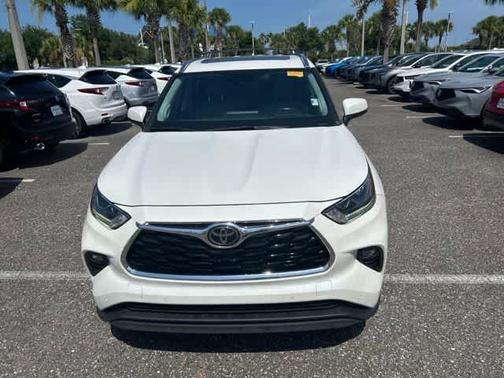White 2021 Toyota Highlander Limited